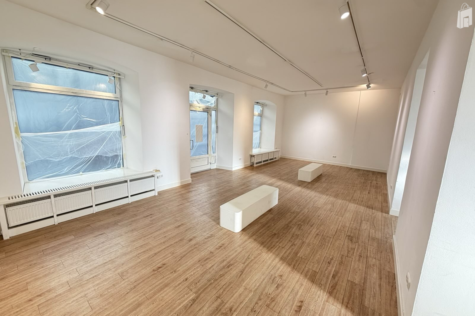 Vorderraum inkl. Schaufenster