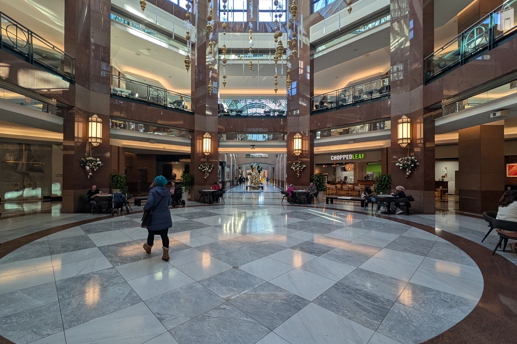 Commerce Place - Promo Court