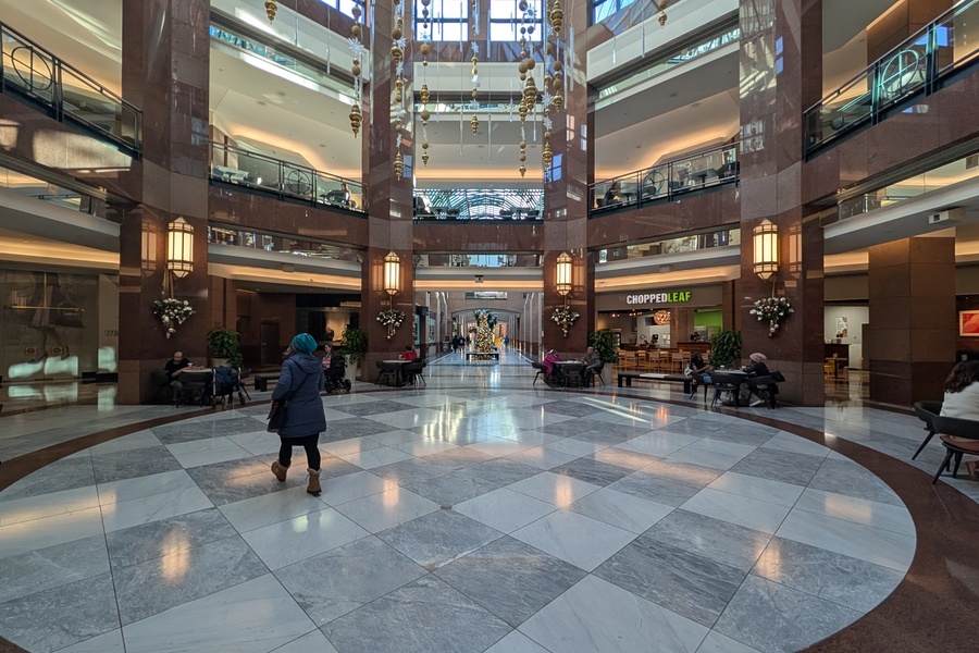 Commerce Place - Promo Court