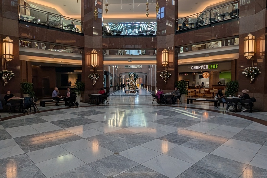 Commerce Place - Promo Court