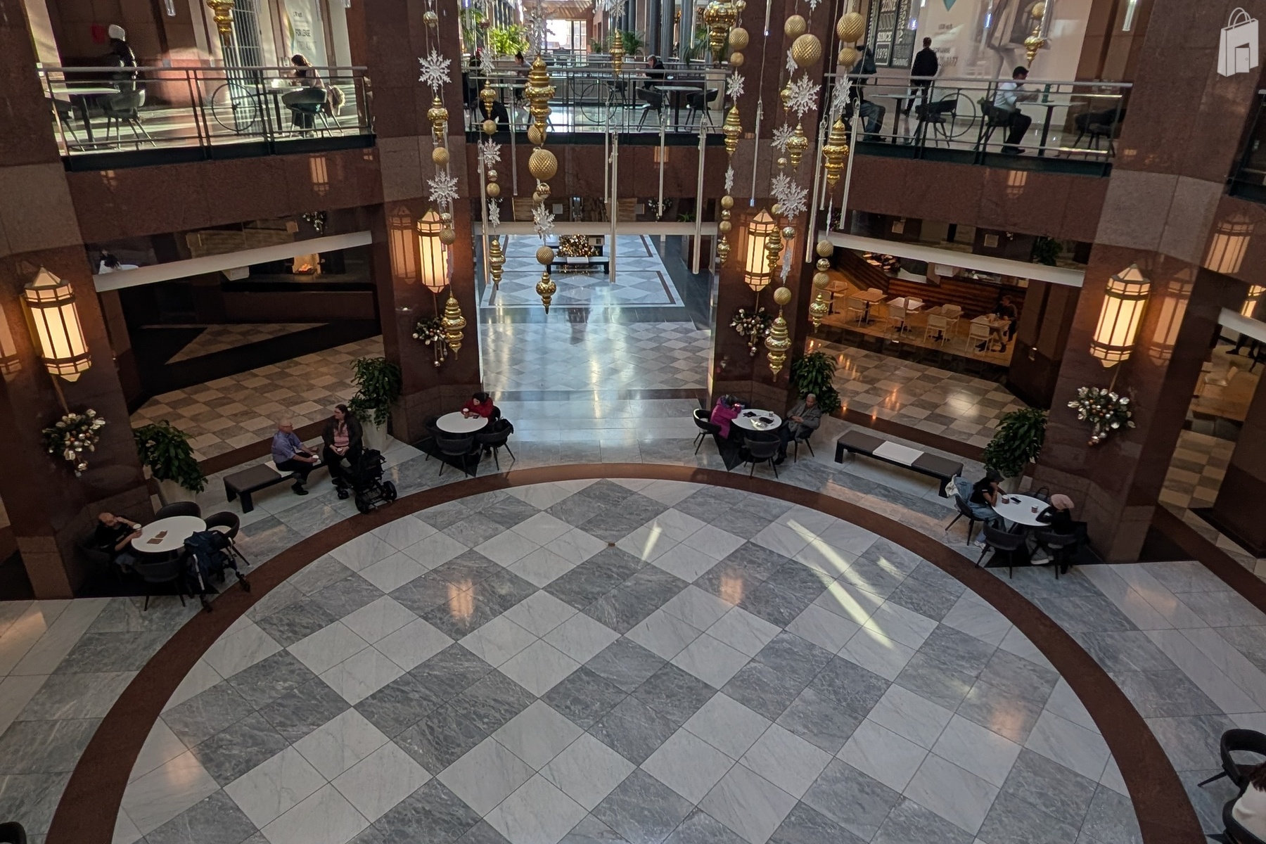 Commerce Place - Promo Court