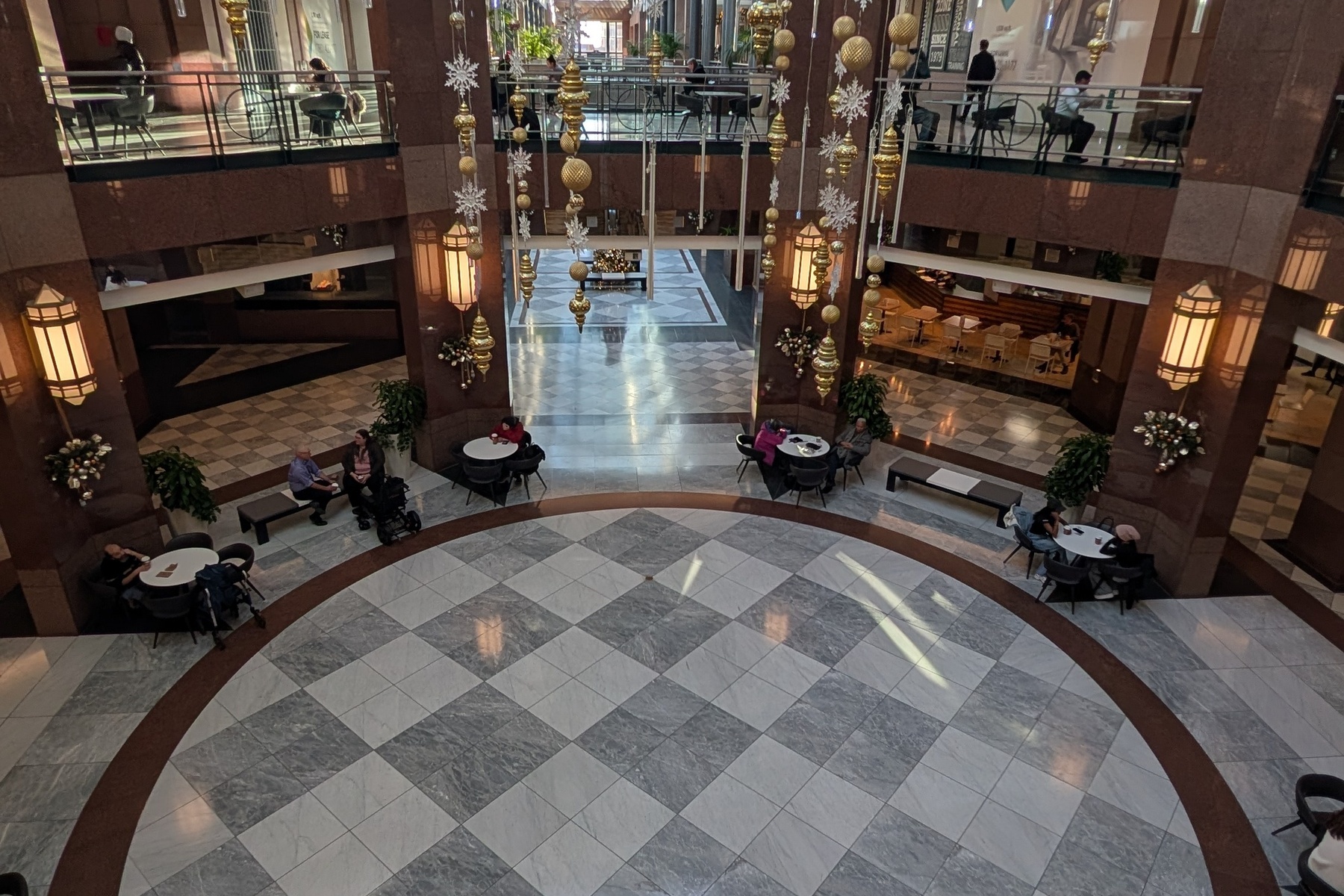 Commerce Place - Promo Court