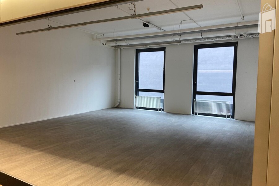 Arcade 57 m2 rez-supérieur