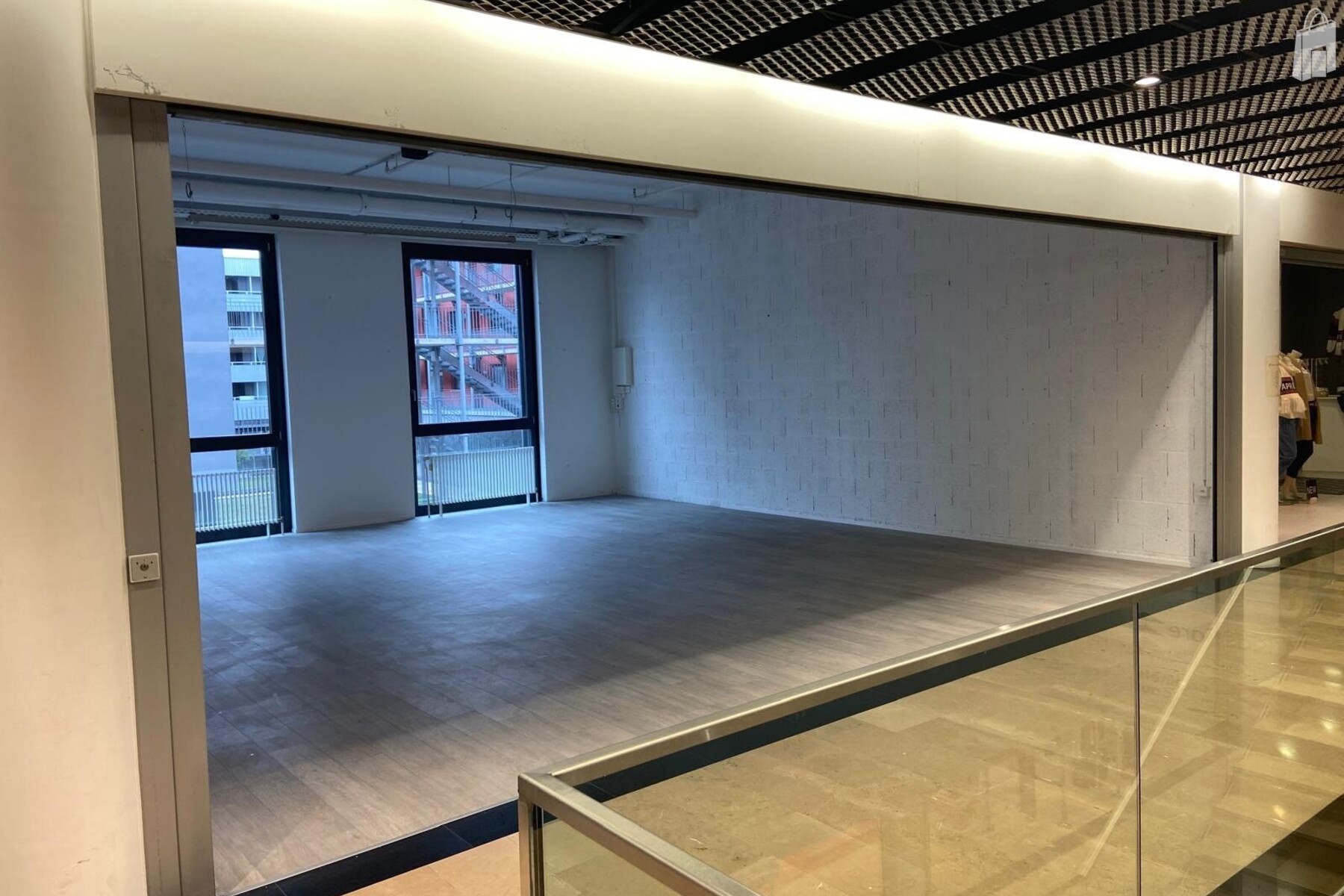 Arcade 57 m2 rez-supérieur