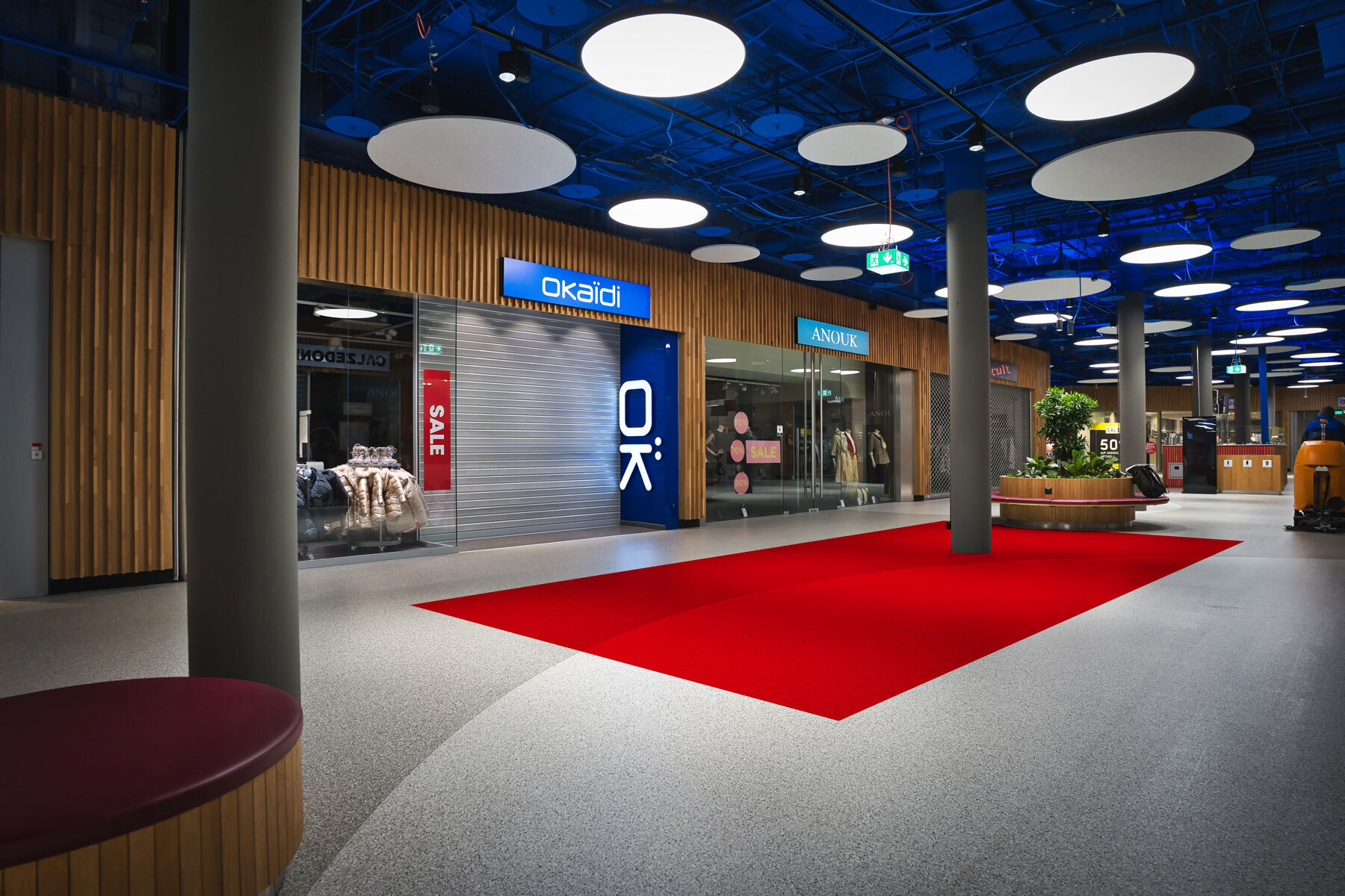 Okaidi Fläche Richtung Rutschbahn