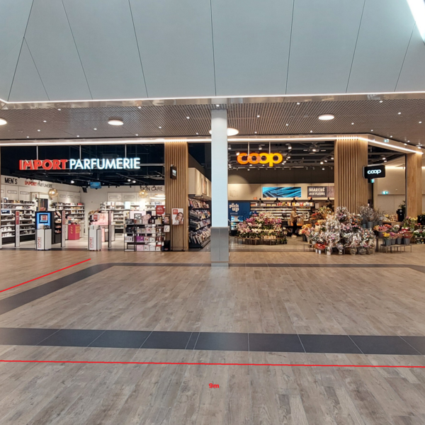 EKZ Littoral Centre - rez - à proximité immédiate de la sortie de l'Hypermarché Coop