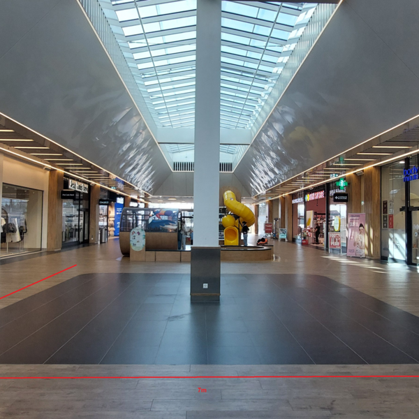 EKZ Littoral Centre - rez - à proximité immédiate des ascenseurs, du Restaurant Coop et de la place de jeux