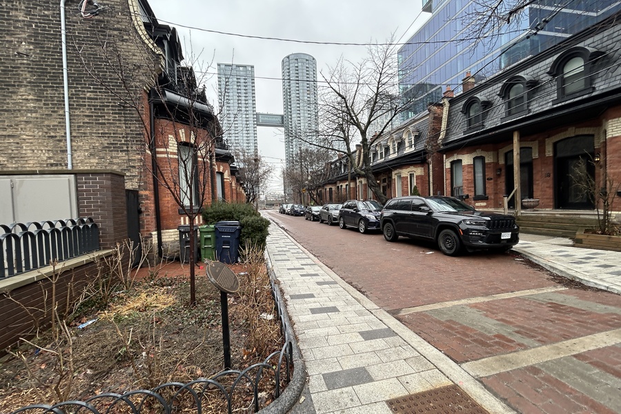 The Well - Draper Park Lane Activation Zone in Toronto - rent this pop ...