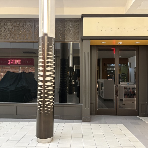 Beautiful Boutique Space near H&M Court - Suite # 127