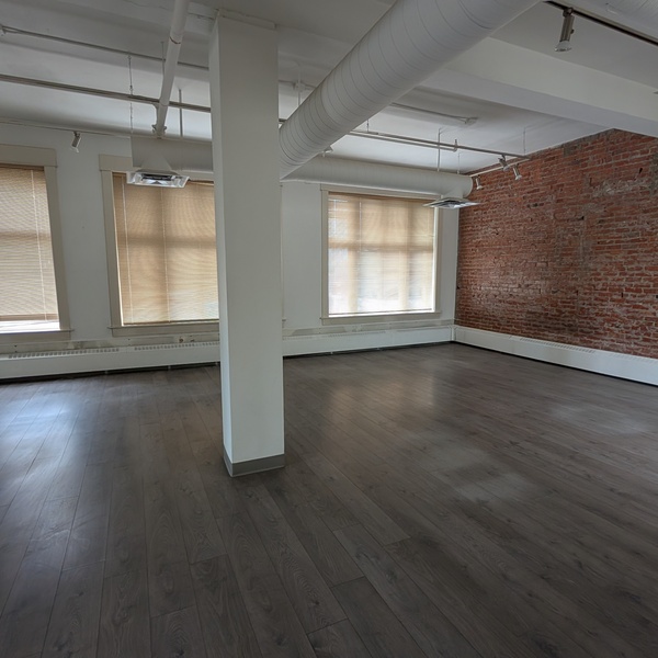 Leeson Lineham Building - Suite 600