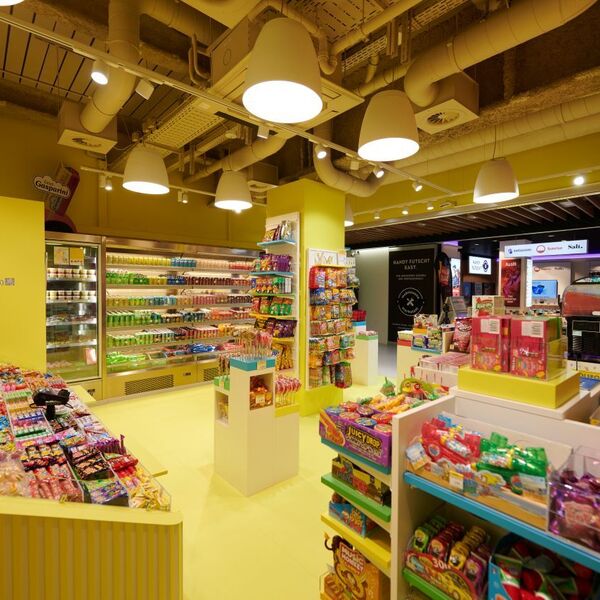 Bezugsfertige Ladenfläche (53m²): Erreiche kaufkräftiges Publikum direkt an der meist frequentierten Raststätte der Schweiz