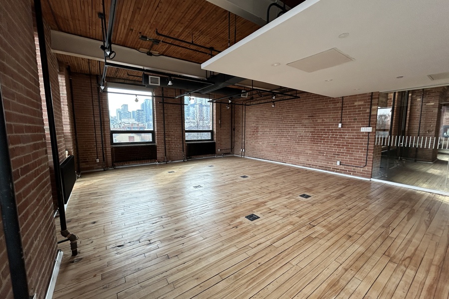 Suite 400