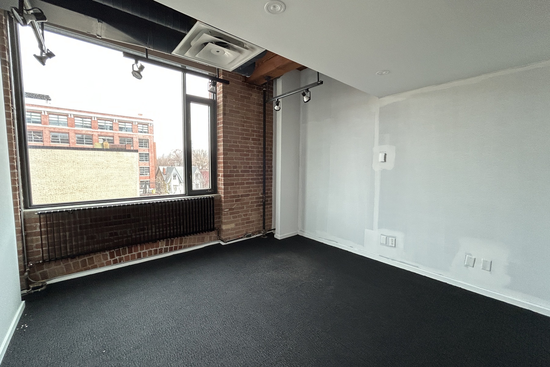 Suite 400