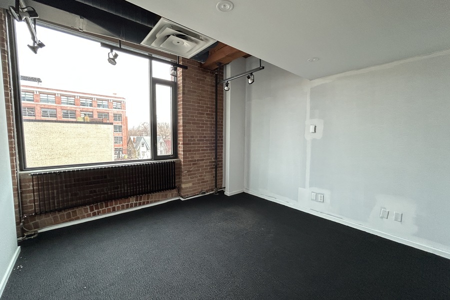 Suite 400