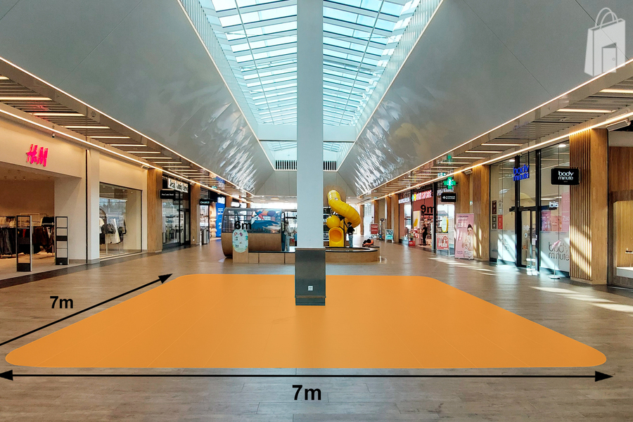 EKZ Littoral Centre - rez - ascenseurs / place de jeux
