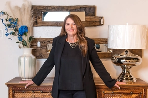 SUE'S CHIC INTERIORS